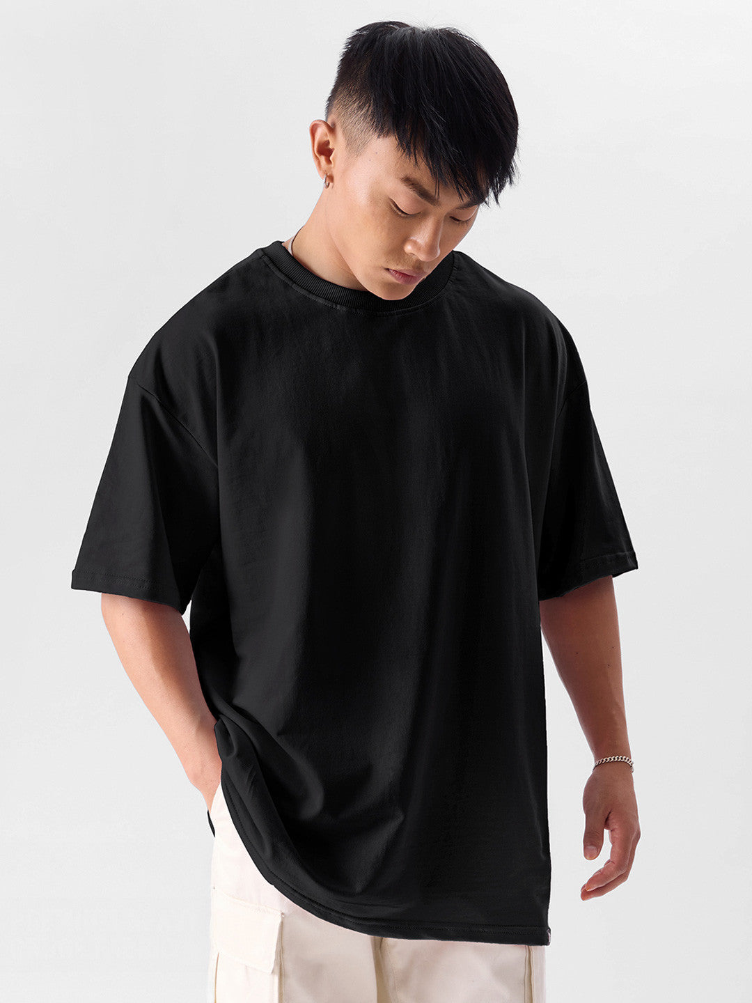 Men Oversized Fit Solid Black T-Shirts
